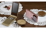 「docomo STYLE series」編の後半では残りの機種を紹介。目をひくチョコレートのような携帯電話や、女子高生の要望を取り入れたモデルなどが注目だ。の画像