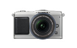 OLYMPUS PEN E-P1シルバーのレンズキットの画像