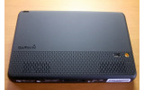 背面には給電とPCとの通信を兼ねるミニUSB端子とワンセグ用外部アンテナの端子が付くの画像