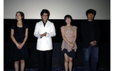 舞台挨拶で。左からイム・サンヒョ、ぺ・ヨンジュン、ソン・イェジン、ホ・ジノ監督の画像