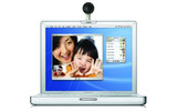 アップル、iChat AVに最適なFireWireカメラ「iSight」を発売。7/11から17,800円の画像