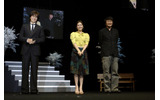 舞台挨拶を行った、ぺ・ヨンジュン、ソン・イェジン、ホ・ジノ監督（左から）の画像