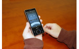 Microsoft Windows Mobile 6.5 Professional 日本語版を搭載した「HYBRID W-ZERO3」。表示されているのは「WILLCOM UI」の待受画面の画像