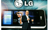 CES 2010でデモされた「LG GW990」の画像