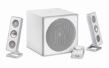 ロジクールは8日、iPod向けの新製品として、ワイヤレスヘッドホン「Wireless Headphones for iPod(mm-05)」、充電式ポータブルスピーカー「mm50 Portable Speakers for iPod(mm-50)」などを発表した。の画像
