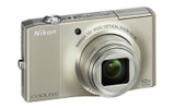 COOLPIX S8000のシャンパンシルバーの画像