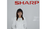 　シャープブースでは、液晶テレビ「AQUOS」シリーズの65V型フルHDモデル「LC-65GE1」と45V型フルHDモデル「LC-45GE2」などを展示。また、同社と早稲田大学の共同研究による高臨場空間システムを紹介している。の画像