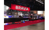 液晶テレビの新シリーズ「BRAVIA」のラインアップを一堂に展示の画像