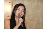 城山未帆さん。弓を構えているシーンが多く、重いのが大変だったそう。細腕でがんばっているシーンに注目！の画像