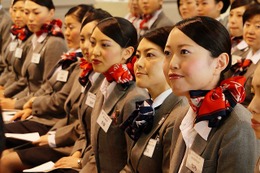 日本航空、空港地上スタッフの接客コンテストを実施