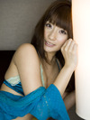 あのマスクアイドルが下着姿で大胆に~秘蔵グラビアが到着