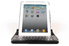 iPad 2がノートPCに？ 縦横表示/角度調整が可能なiPad 2用Bluetoothキーボード