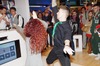 【MWC 2012 Vol.24（動画）】HTCブースで突然ダンスショー