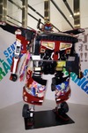 アキバレンジャー、プリウス痛車ロボで世界を救う?