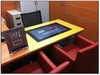 みずほ銀行、富士通と共同開発した「タッチパネル式テーブル型端末」を店舗に導入