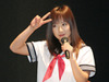 スカート短すぎ!?　愛川ゆず季がセーラー服で学級委員長に