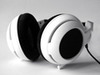 SteelSeries、プロゲーマーの開発協力を得たネックバンド型のプロフェッショナルゲーミングヘッドセット