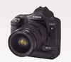 キヤノン、2.5型液晶と820万画素CMOS搭載のプロ用デジタル一眼レフ「EOS-1D Mark II N」