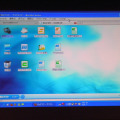 Bizデスクトップ（パソコン）のトップ画面。Webブラウザ上のアイコン一覧や、右クリックでサブメニューが表示される機能など、Windowsライクな使い勝手を実現している