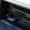 付属のエンタメ用SDHCカードは8GB。 ストラーダ Sクラス CN-MW250D