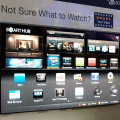 CES 2011にて、サムスンが展示した「SMART TV」は、ネット接続機能やアプリの事項環境などを搭載したインターネット対応テレビ