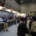 ニューサイトジャパンのブースでは、同社代表取締役社長 神田清人氏が製品のプレゼンを実施