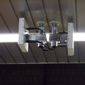 三田線大手町駅ホームに設置されている指向性アンテナ