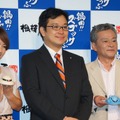 磯山さやかさん、鳥越社長、シャア役の池田秀一さん、の3名で記念撮影