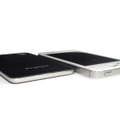 iPhone 4S（左）よりも薄いスリムボディのイメージ