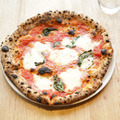 「PIZZERIA 37」小麦粉にもこだわったピザは生地がモチモチ