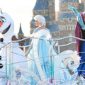 スペシャルイベント「アナとエルサのフローズンファンタジー」中に開催される『アナ雪』ミニパレード in 東京ディズニーランド