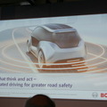ボッシュ取締役会メンバーのホーアイゼル氏は、Boxberg15にて事故削減こそが自動運転技術開発のモチベーションであり、2020年までの技術的な課題の解決の見通しを伝えた。
