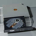ノートPC搭載用の薄型HD DVD再生ドライブ