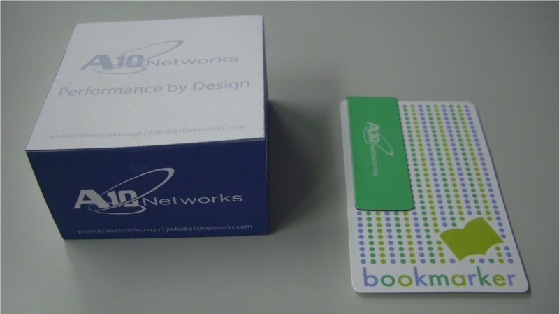 メモ帳・マグネットブックマーク（A10ネットワークス）。ブックマークだけでなく、メモマグネットとしても使える