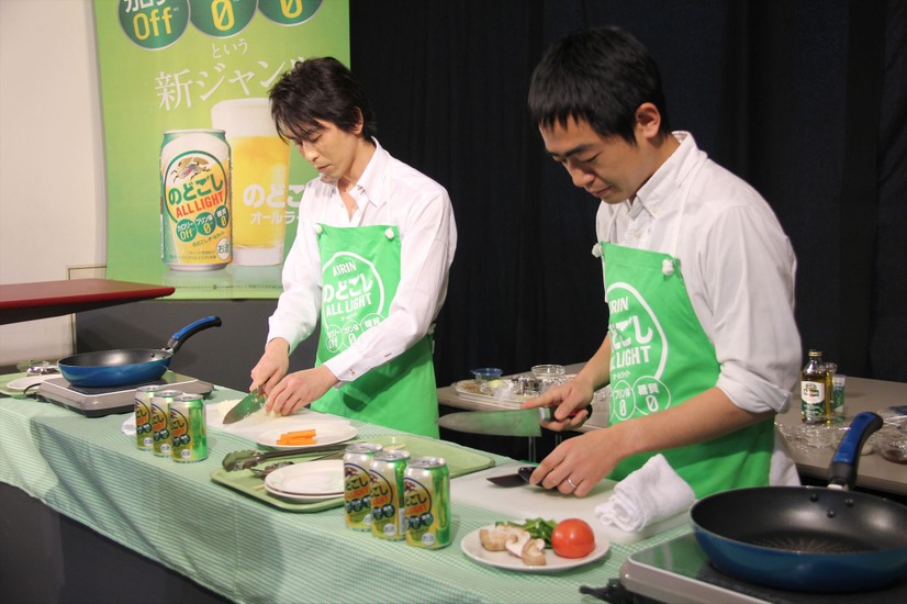 発表イベントでは、一般から選ばれた4人の「オーライパパ」が料理の腕を披露