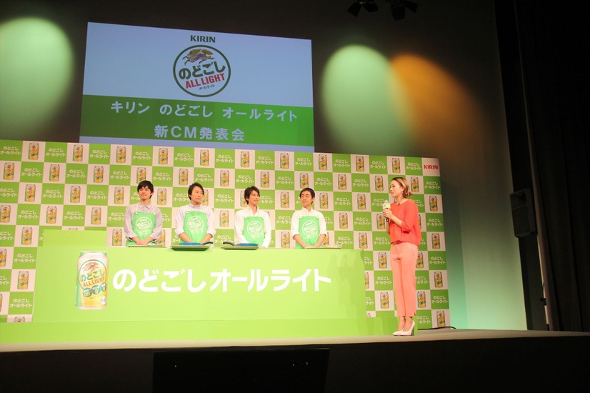 発表イベントでは、一般から選ばれた4人の「オーライパパ」が料理の腕を披露