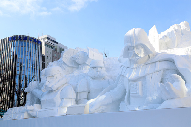 「雪のスター・ウォーズ」大雪像