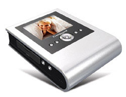 　トランセンド・ジャパンは1日、20GバイトHDD搭載のポータブルフォトストレージプレーヤー「デジタルアルバム」を発表した。