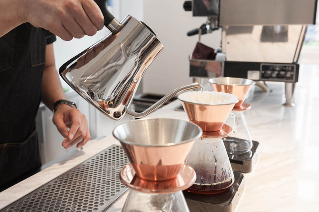 店でサーブするコーヒーについてもITは活用されている。粉とお湯の量、お湯の温度などの理想的な割合や入れるタイミングをデータ化、データポイントを調整して、最終的なバランスへと導くことができれば、コーヒーもITで管理できるようになる