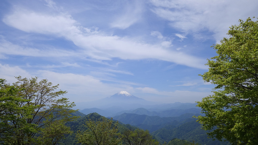 頂上での1枚。美しい富士山を臨場感たっぷりに撮影することができた