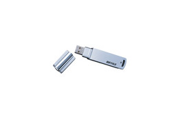 バッファロー、8Gバイトの高速USBフラッシュメモリを発売 画像