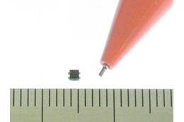 NEC、スマートメーター向け超低消費電流磁気センサ「MRUS74S」「74X」を発売 画像