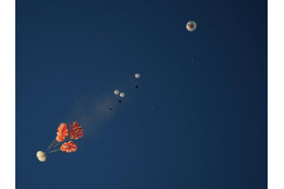 NASA、オリオン宇宙船のバックアップ・パラシュート実験を完了 画像