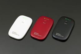 UQコミュニケーションズ、厚さ8.4mmの“極薄”WiMAX対応モバイルルータ「URoad-Aero」 画像
