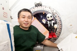 ロボット宇宙飛行士「KIROBO」と若田宇宙飛行士、会話実験を実施 画像