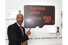 【MWC 2014 Vol.53】SanDisk、世界初「128GBの大容量microSDXCカード」を公開 画像