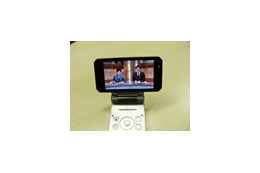 ドコモ、AQUOS液晶とドルビー搭載のワンセグ携帯電話——SH905iTVフォトレポート 画像
