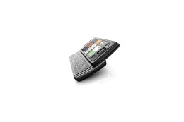 英Sony Ericsson、3型VGA液晶とフルキーボードを備えたスライド式携帯電話「XPERIA X1」 画像