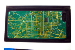 【ギフト・ショー春2015 Vol.5】地図をプリント基板で表現したiPhone6用ケース 画像