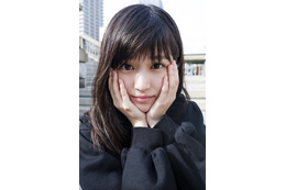 東宝シンデレラグランプリ受賞の福本莉子がファースト写真集発売 画像